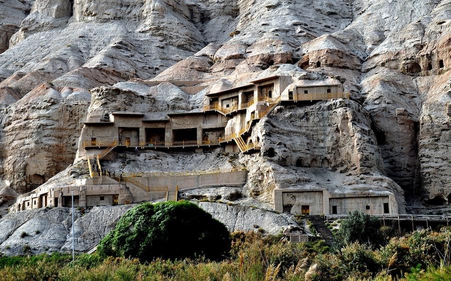 kizil-grottoes-1.jpg kizil-grottoes-1.jpg