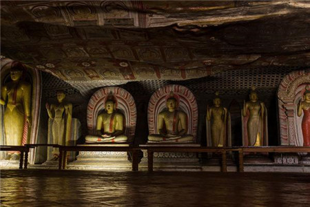 bezeklik-grottoes-3.jpg bezeklik-grottoes-3.jpg