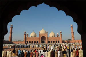 Badshahi-Mosque-3.jpg Badshahi-Mosque-3.jpg