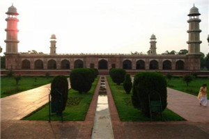 jehanggir‘s-tomb-3.jpg jehanggir‘s-tomb-3.jpg