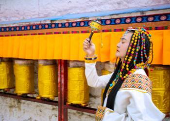 Why must go Tibet once in a life time?