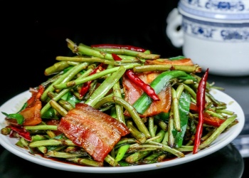 Stir-fried Pork with Dried Chili Peppers