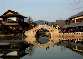 Lingshan Nian Hua Wan Lingshan Nian Hua Wan