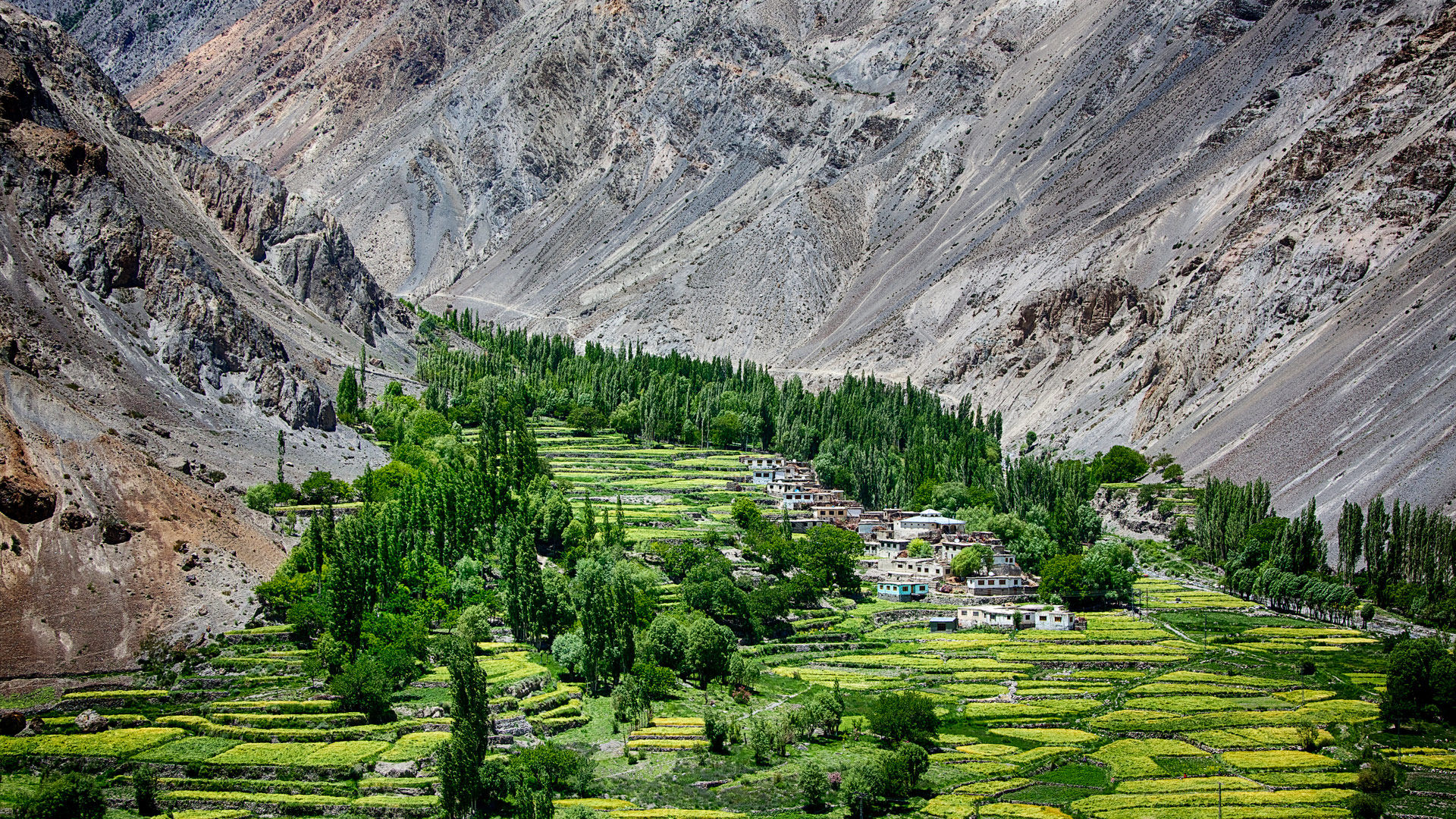 Hunza Valley: Pakistan's Paradise in the Karakoram Mountains