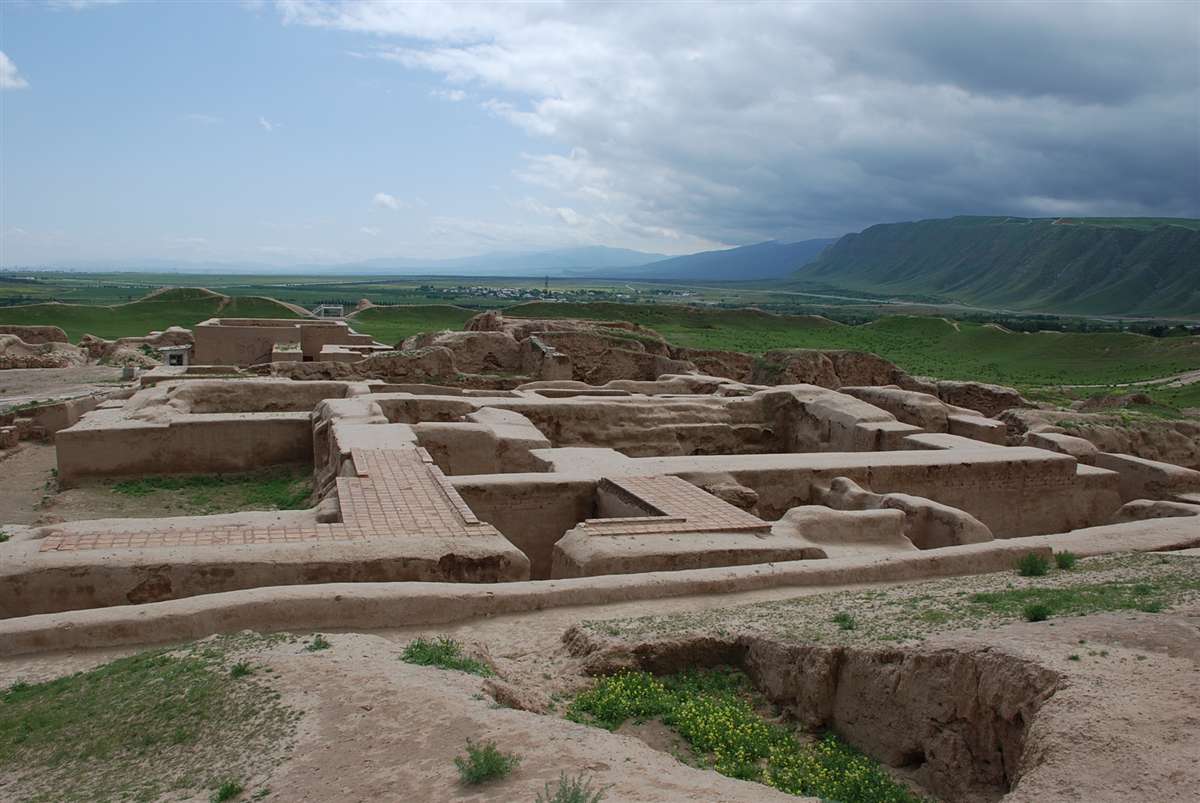 Nissa Fortress: Uncover Ancient Ruins 